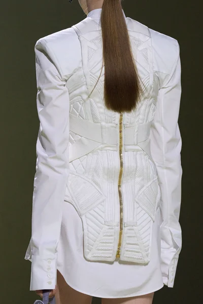 Look 17